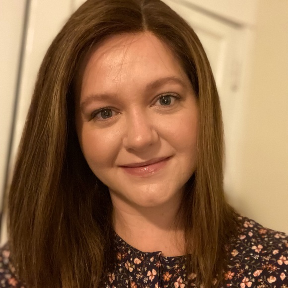 Meet your Posher, Laura - Picture 1 of 1